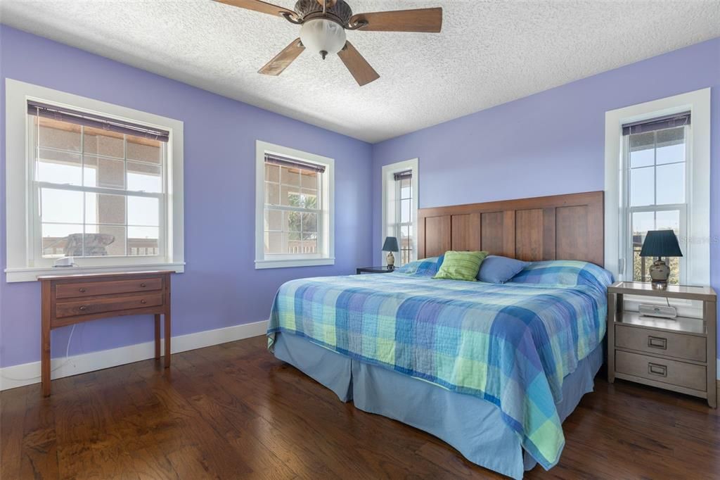 待售: $1,395,000 (3 贝兹, 3 浴室, 1988 平方英尺)