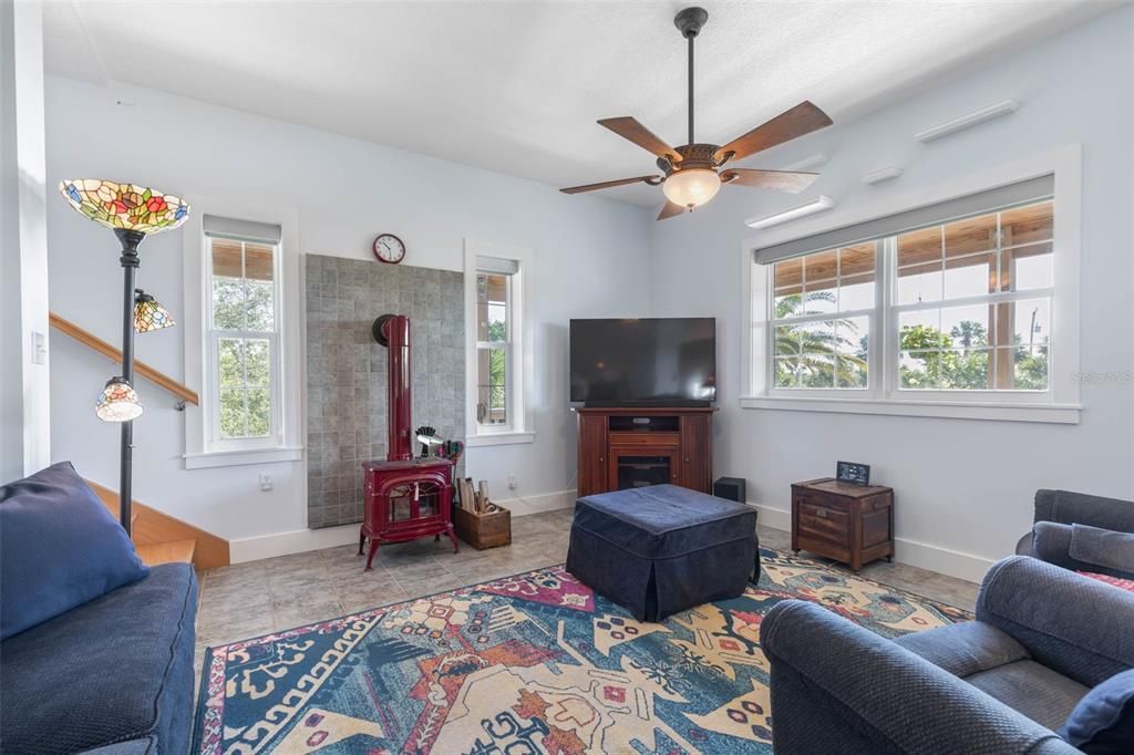 待售: $1,395,000 (3 贝兹, 3 浴室, 1988 平方英尺)