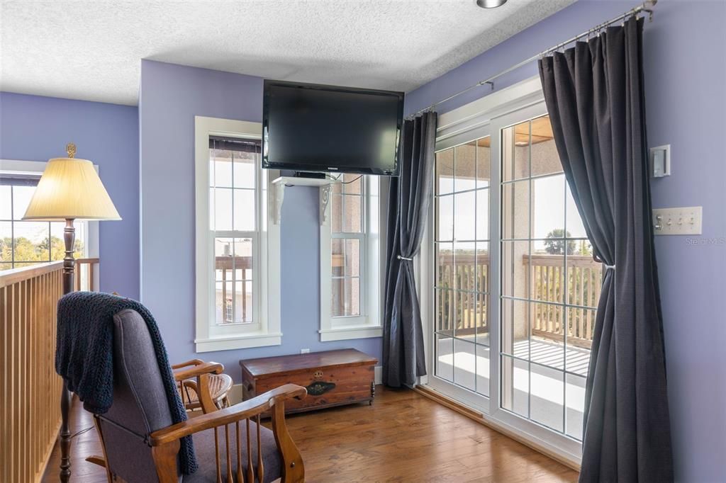 待售: $1,395,000 (3 贝兹, 3 浴室, 1988 平方英尺)