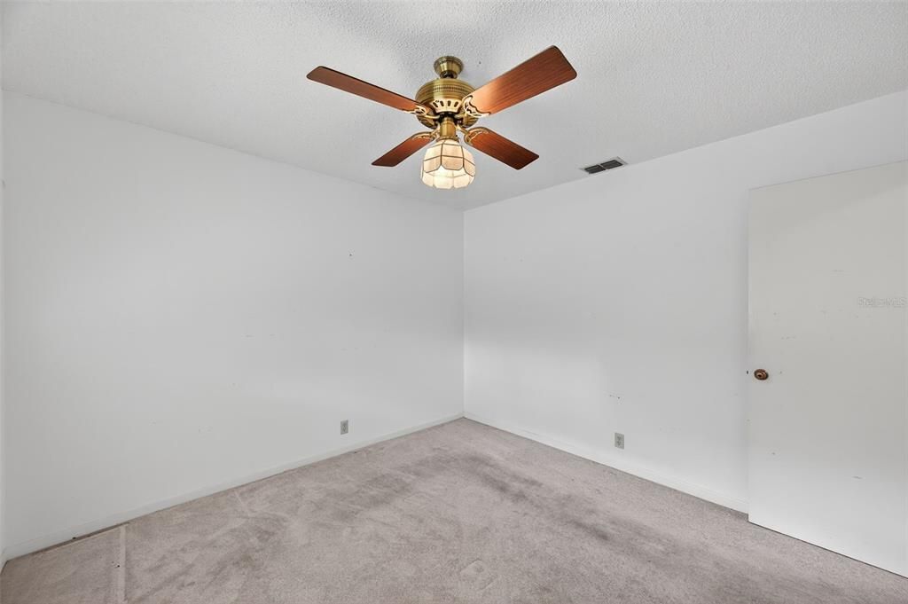 Active With Contract: $324,900 (3 beds, 2 baths, 1741 Square Feet)