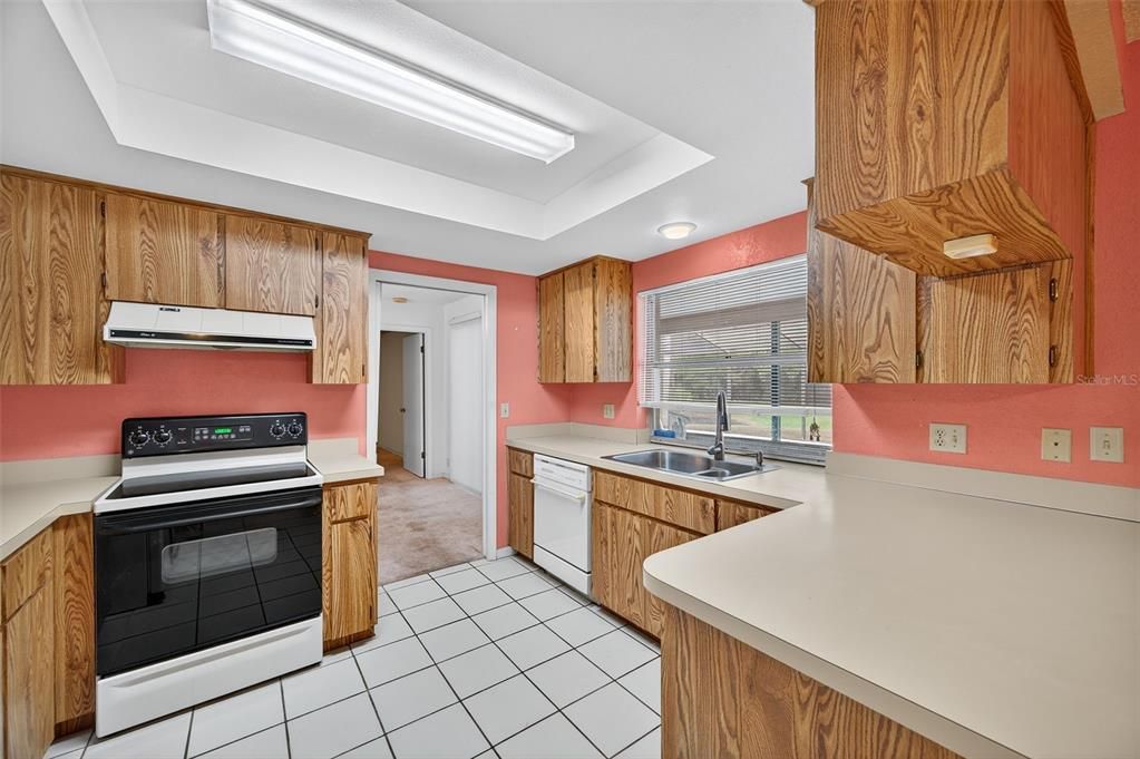 Active With Contract: $324,900 (3 beds, 2 baths, 1741 Square Feet)