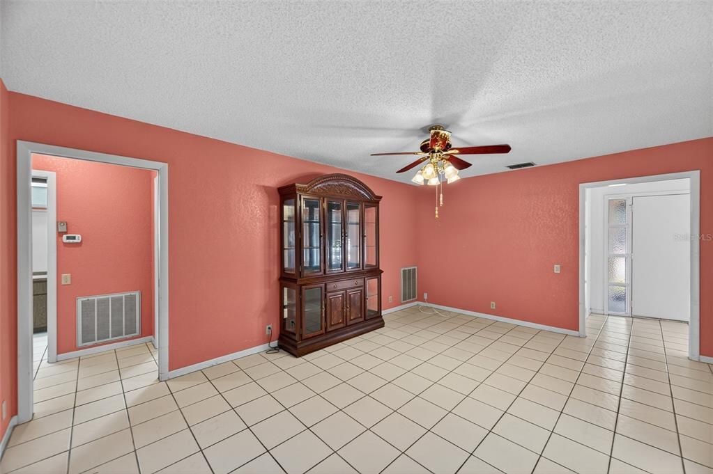 Active With Contract: $324,900 (3 beds, 2 baths, 1741 Square Feet)