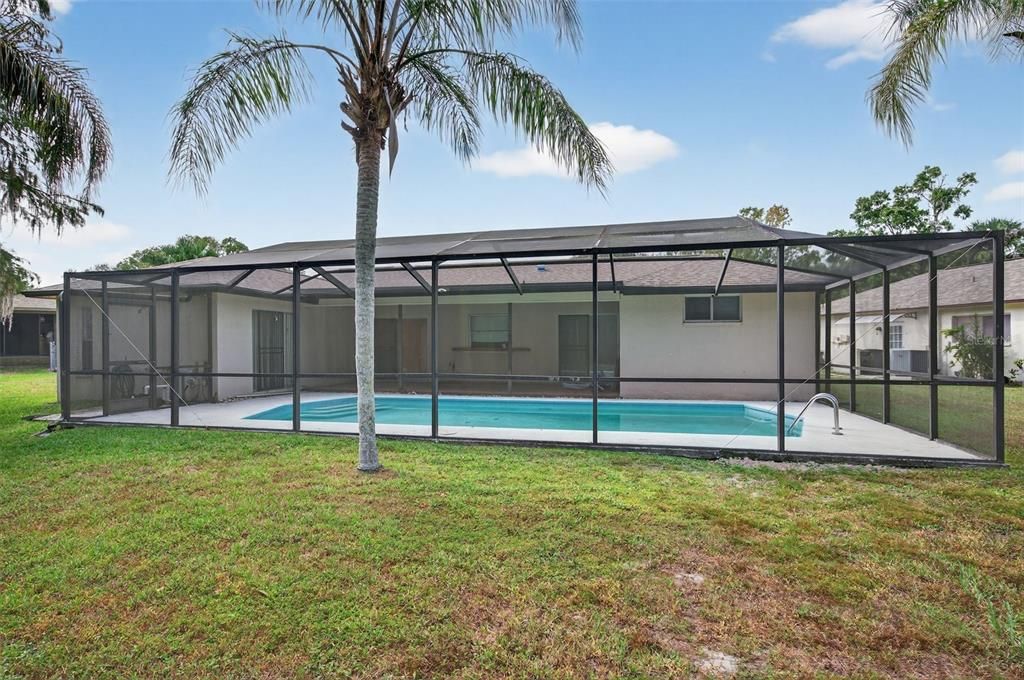 Active With Contract: $324,900 (3 beds, 2 baths, 1741 Square Feet)