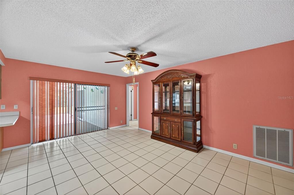 Active With Contract: $324,900 (3 beds, 2 baths, 1741 Square Feet)