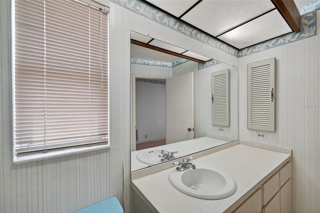 Active With Contract: $324,900 (3 beds, 2 baths, 1741 Square Feet)