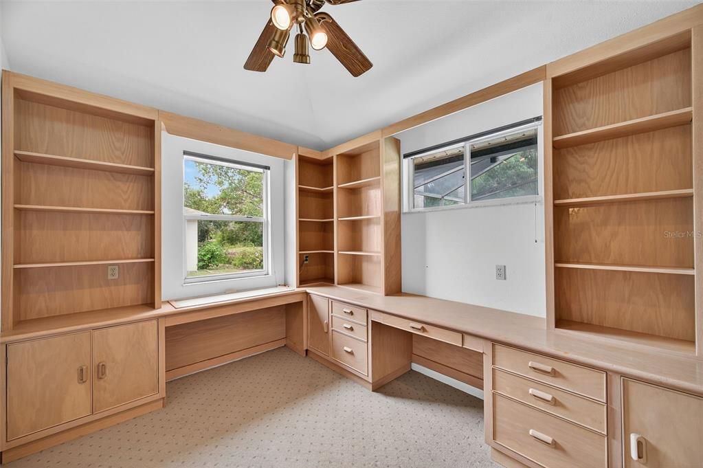 Active With Contract: $324,900 (3 beds, 2 baths, 1741 Square Feet)