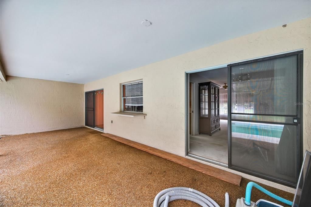 Active With Contract: $324,900 (3 beds, 2 baths, 1741 Square Feet)