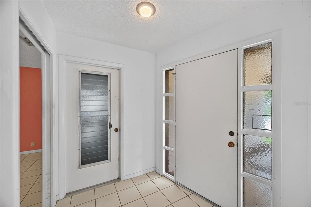 Active With Contract: $324,900 (3 beds, 2 baths, 1741 Square Feet)