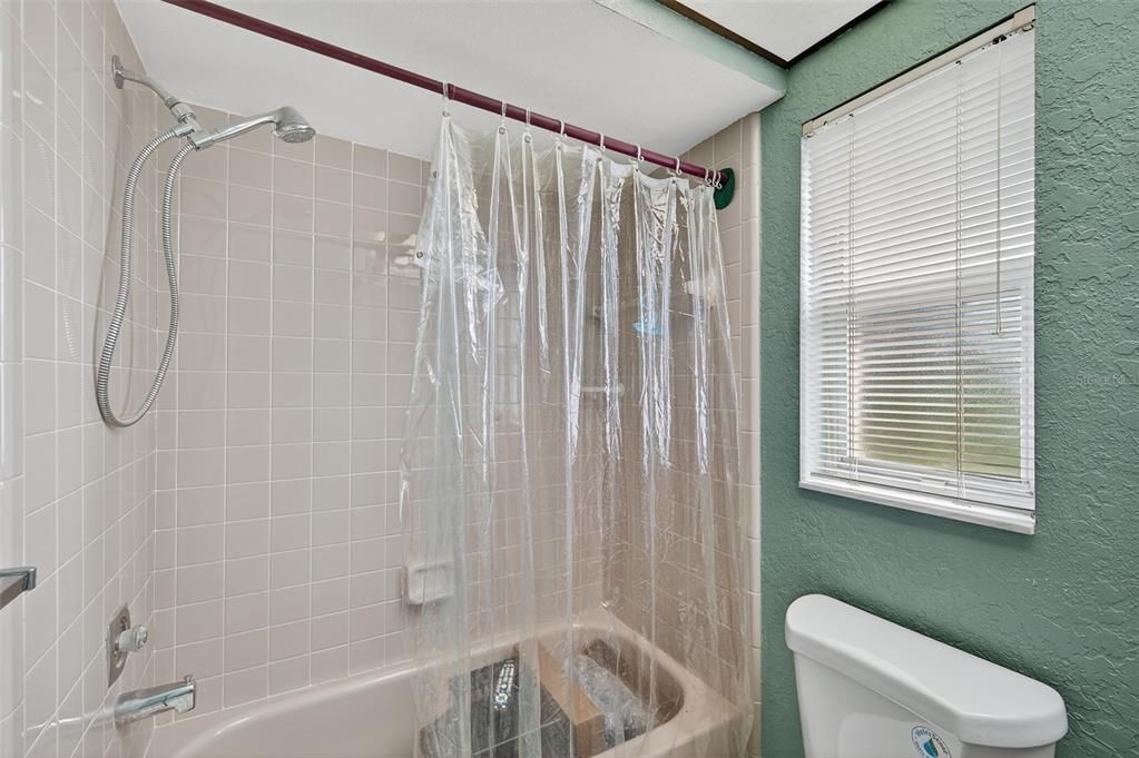 Active With Contract: $324,900 (3 beds, 2 baths, 1741 Square Feet)