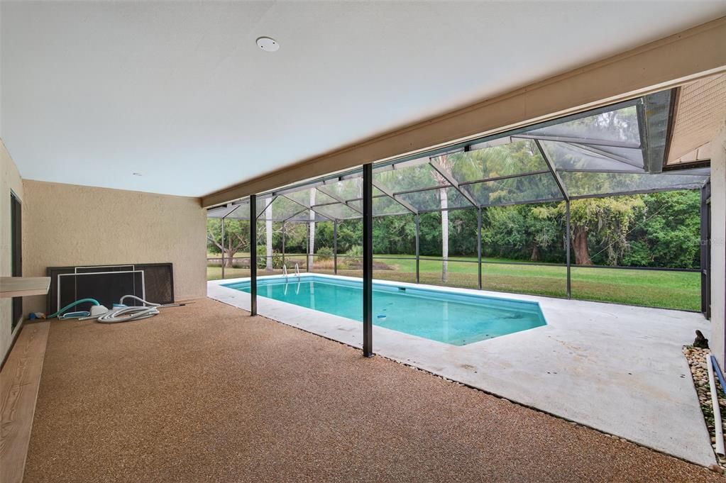 Active With Contract: $324,900 (3 beds, 2 baths, 1741 Square Feet)