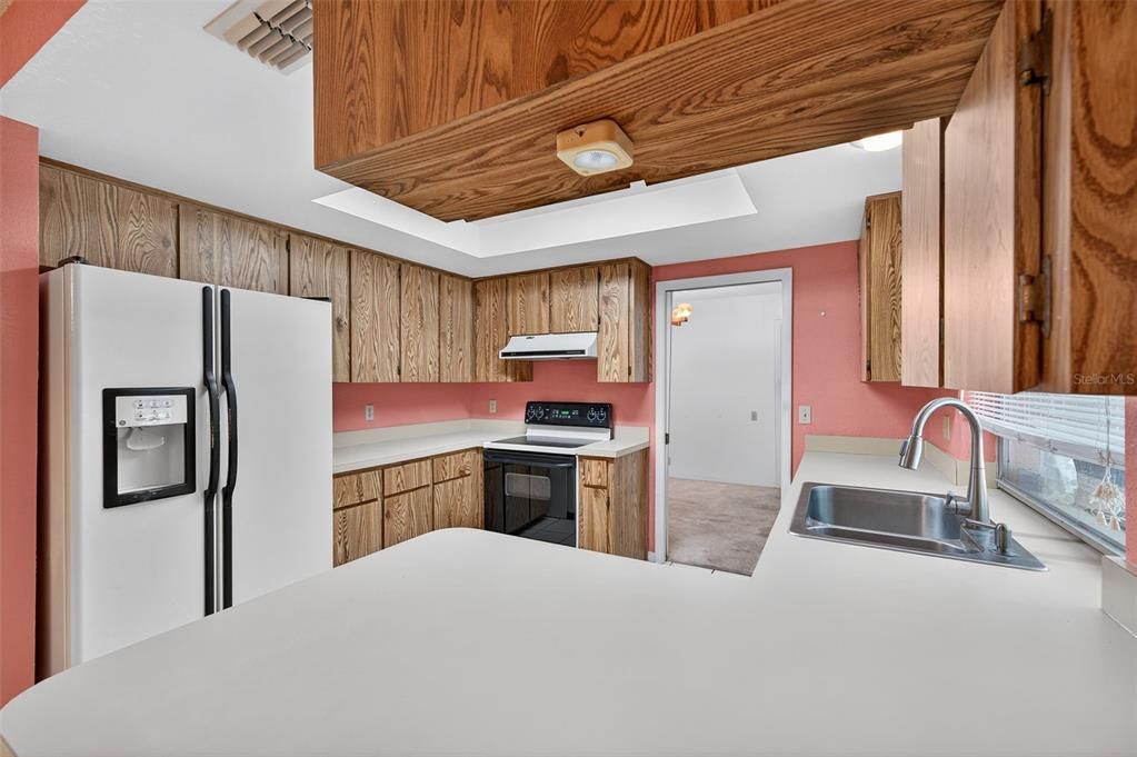 Active With Contract: $324,900 (3 beds, 2 baths, 1741 Square Feet)