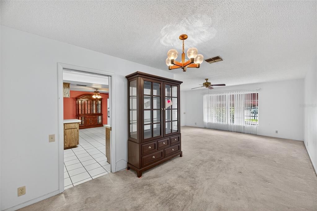 Active With Contract: $324,900 (3 beds, 2 baths, 1741 Square Feet)