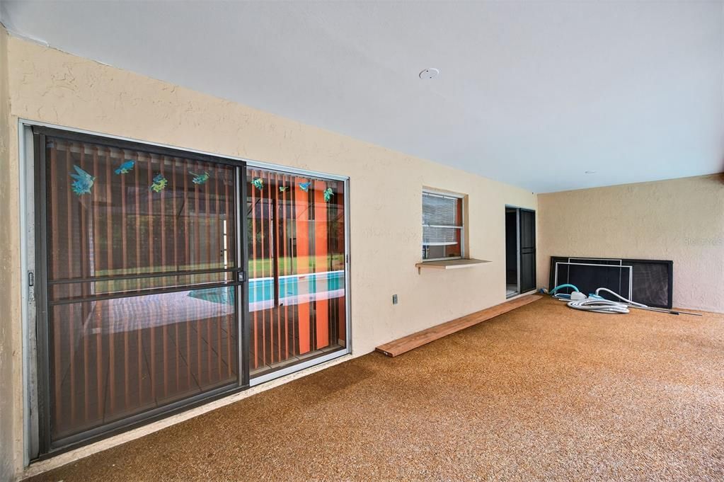 Active With Contract: $324,900 (3 beds, 2 baths, 1741 Square Feet)