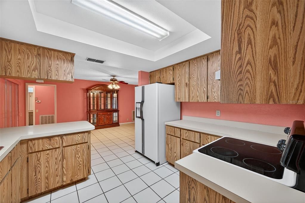 Active With Contract: $324,900 (3 beds, 2 baths, 1741 Square Feet)