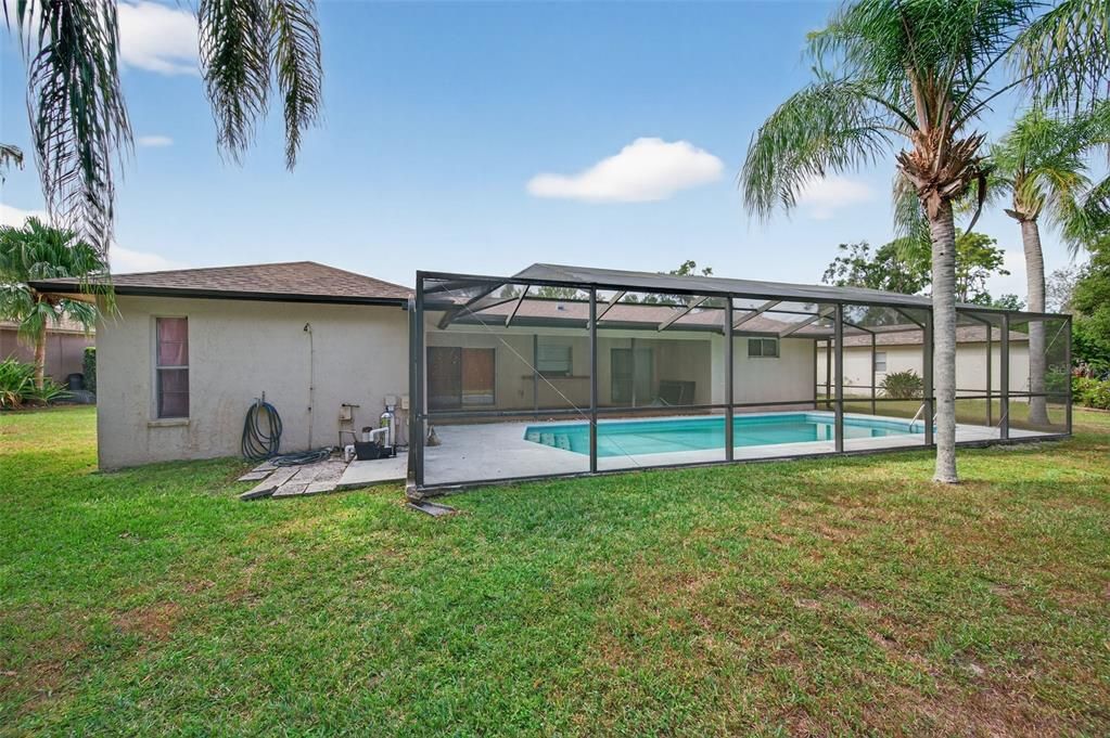 Active With Contract: $324,900 (3 beds, 2 baths, 1741 Square Feet)