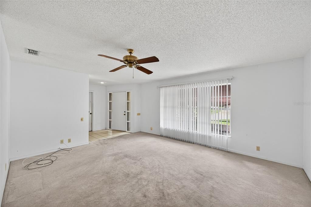 Active With Contract: $324,900 (3 beds, 2 baths, 1741 Square Feet)