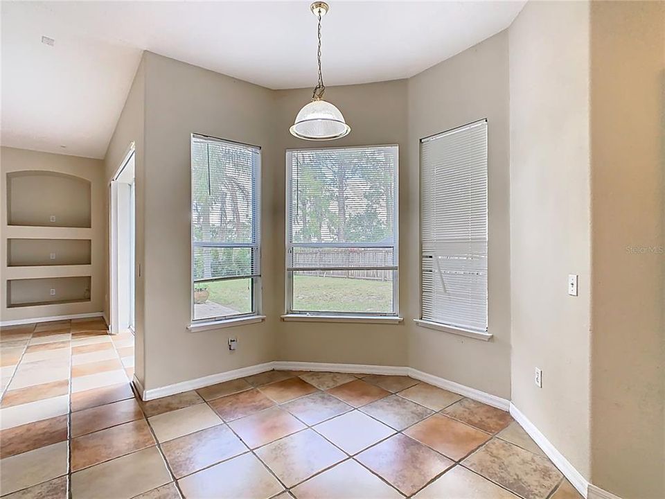 Active With Contract: $395,000 (5 beds, 4 baths, 2582 Square Feet)