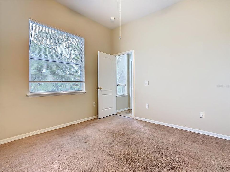 Active With Contract: $395,000 (5 beds, 4 baths, 2582 Square Feet)