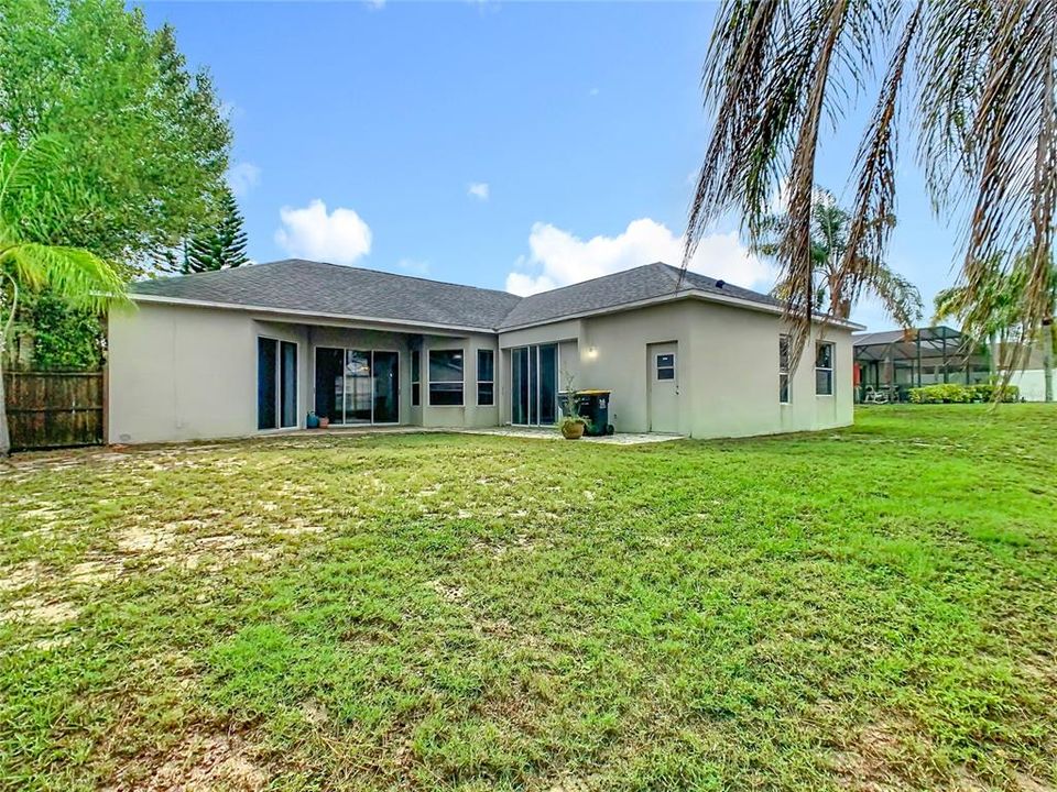 Active With Contract: $395,000 (5 beds, 4 baths, 2582 Square Feet)