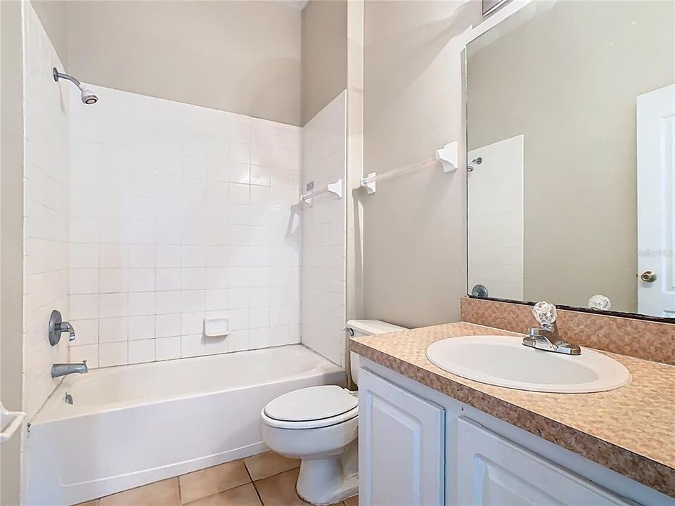 Active With Contract: $395,000 (5 beds, 4 baths, 2582 Square Feet)