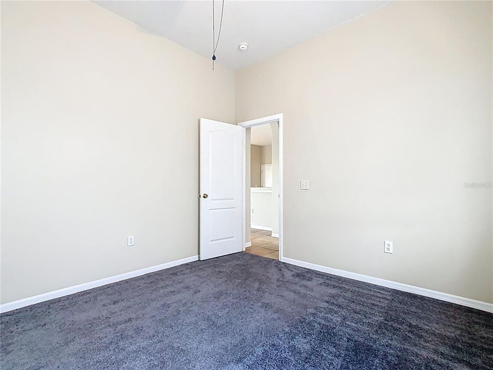 Active With Contract: $395,000 (5 beds, 4 baths, 2582 Square Feet)