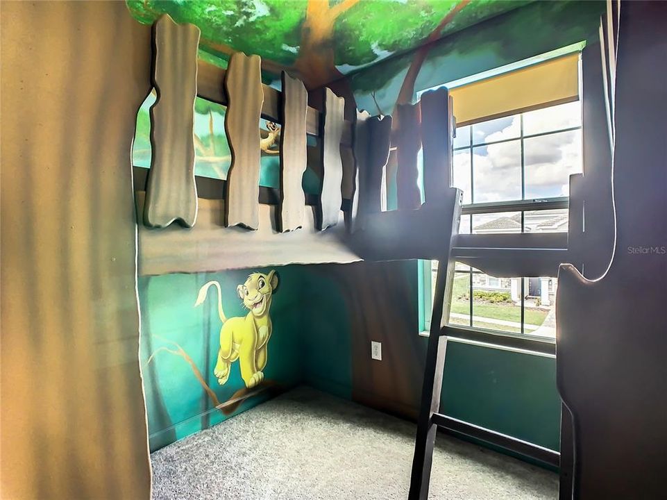 待售: $740,000 (9 贝兹, 5 浴室, 3909 平方英尺)