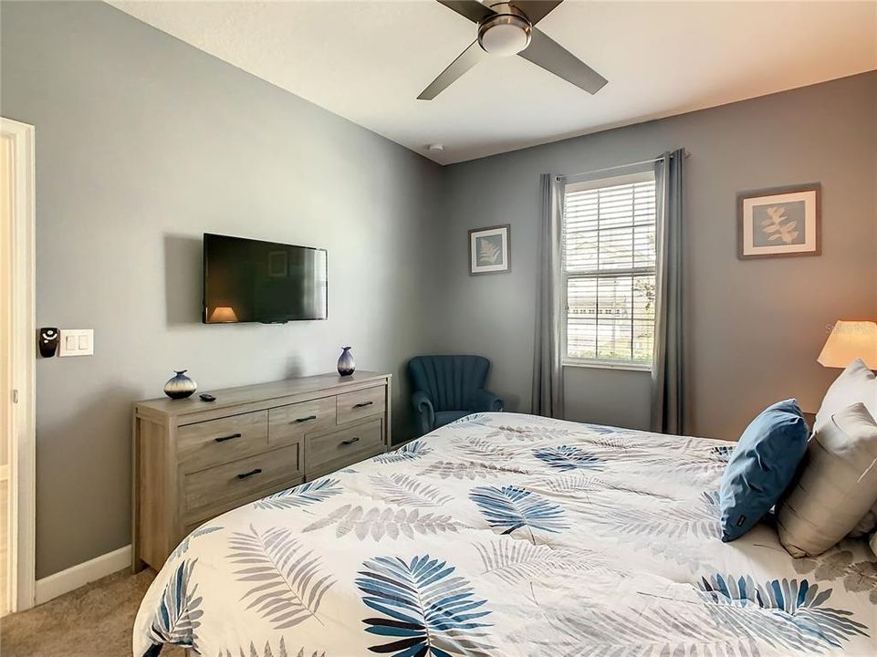 待售: $740,000 (9 贝兹, 5 浴室, 3909 平方英尺)