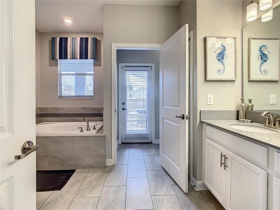 待售: $740,000 (9 贝兹, 5 浴室, 3909 平方英尺)