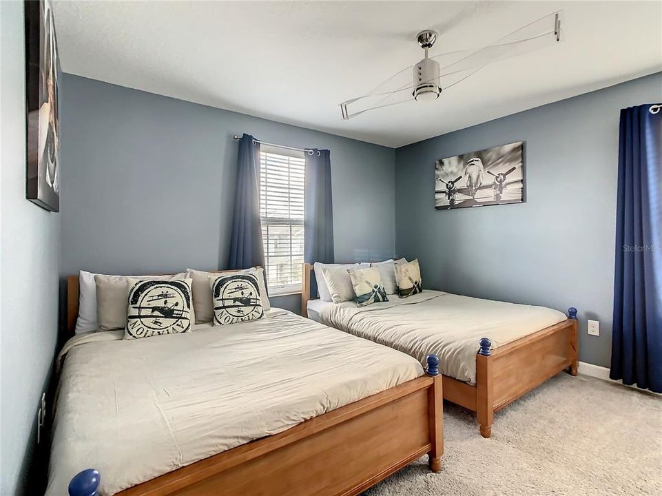 待售: $740,000 (9 贝兹, 5 浴室, 3909 平方英尺)