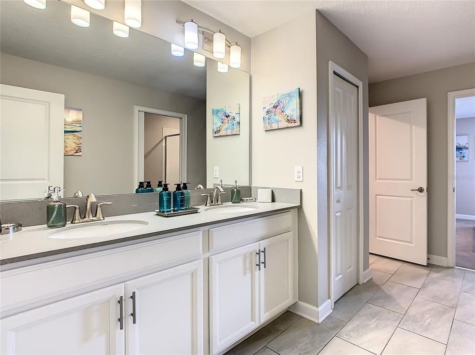 待售: $740,000 (9 贝兹, 5 浴室, 3909 平方英尺)