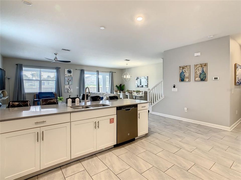 待售: $740,000 (9 贝兹, 5 浴室, 3909 平方英尺)