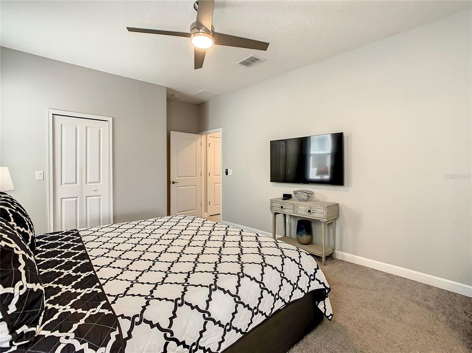 待售: $740,000 (9 贝兹, 5 浴室, 3909 平方英尺)