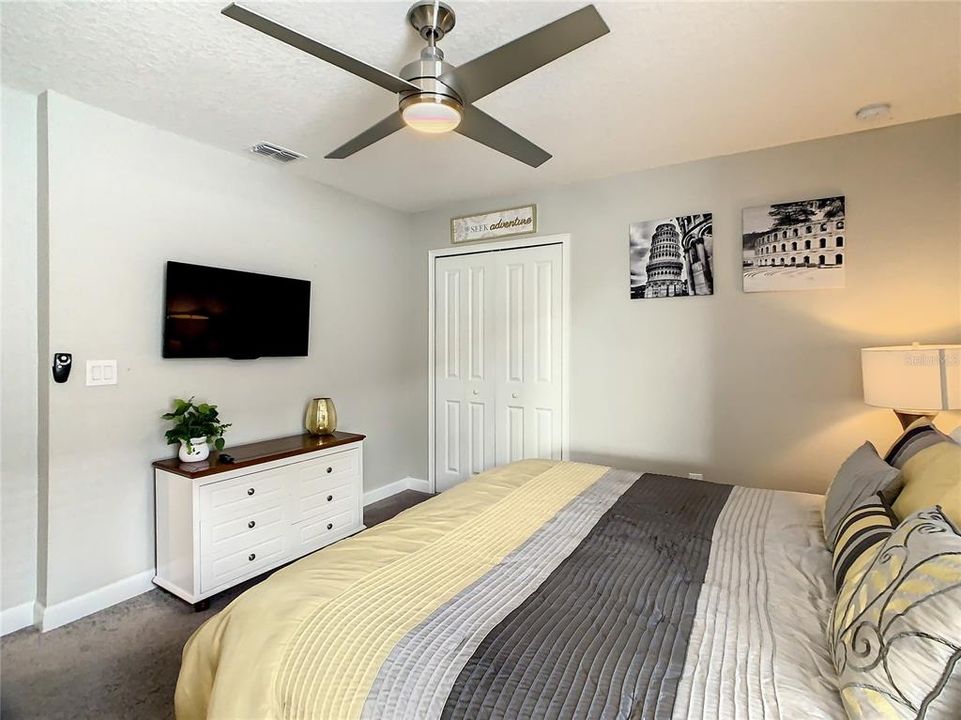 待售: $740,000 (9 贝兹, 5 浴室, 3909 平方英尺)