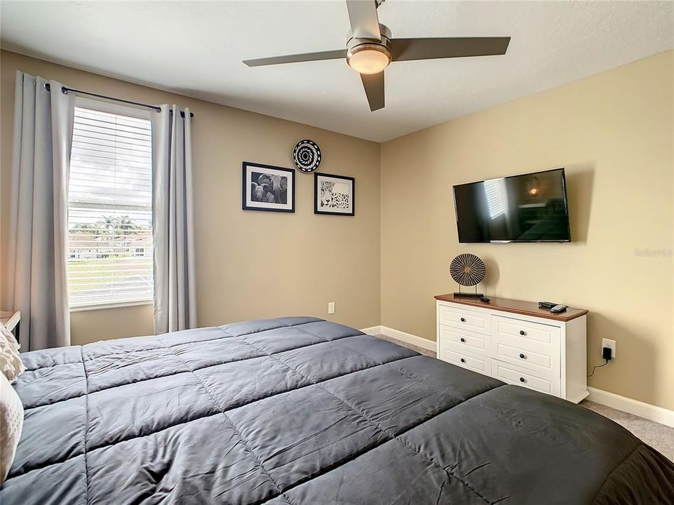 待售: $740,000 (9 贝兹, 5 浴室, 3909 平方英尺)