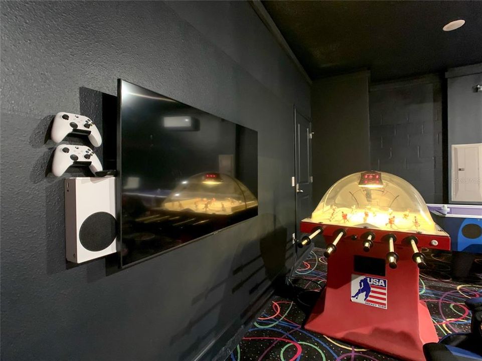 待售: $740,000 (9 贝兹, 5 浴室, 3909 平方英尺)