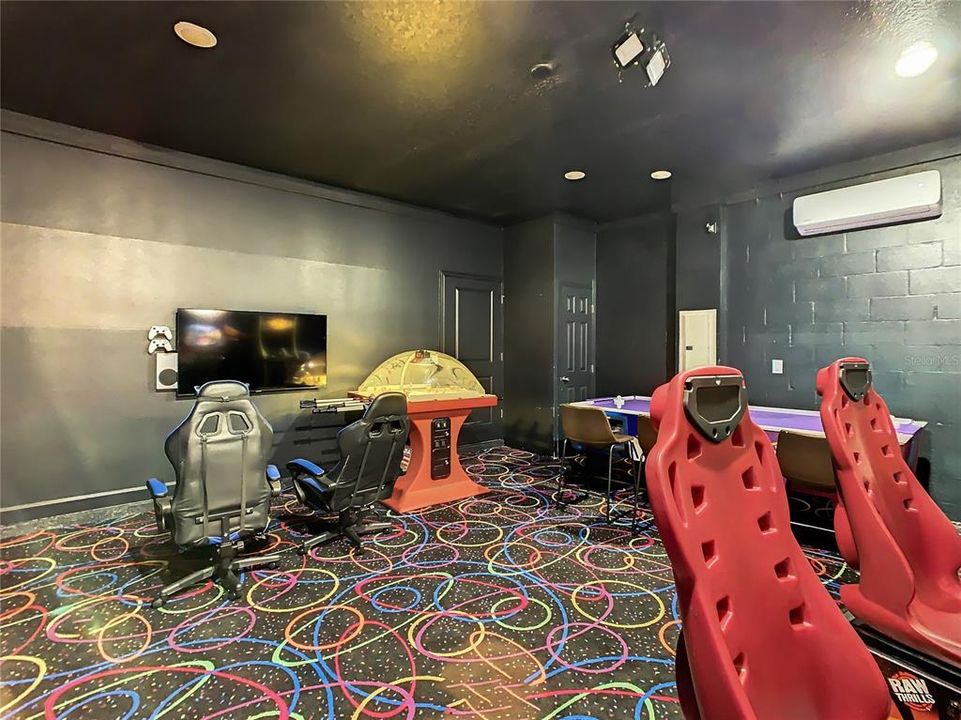 待售: $740,000 (9 贝兹, 5 浴室, 3909 平方英尺)