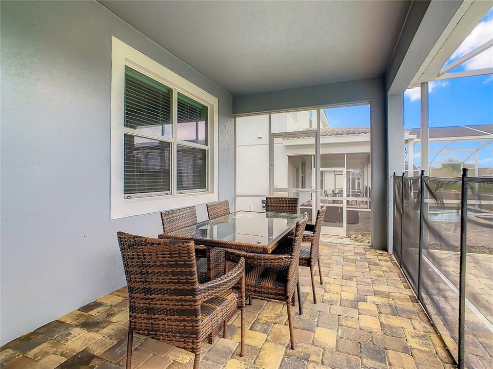 待售: $740,000 (9 贝兹, 5 浴室, 3909 平方英尺)