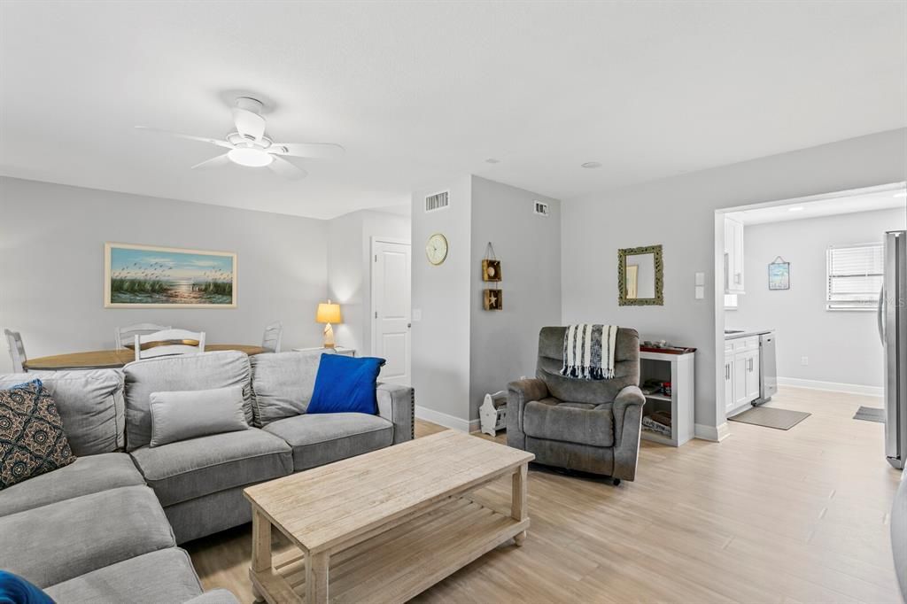 For Sale: $510,000 (2 beds, 2 baths, 1225 Square Feet)