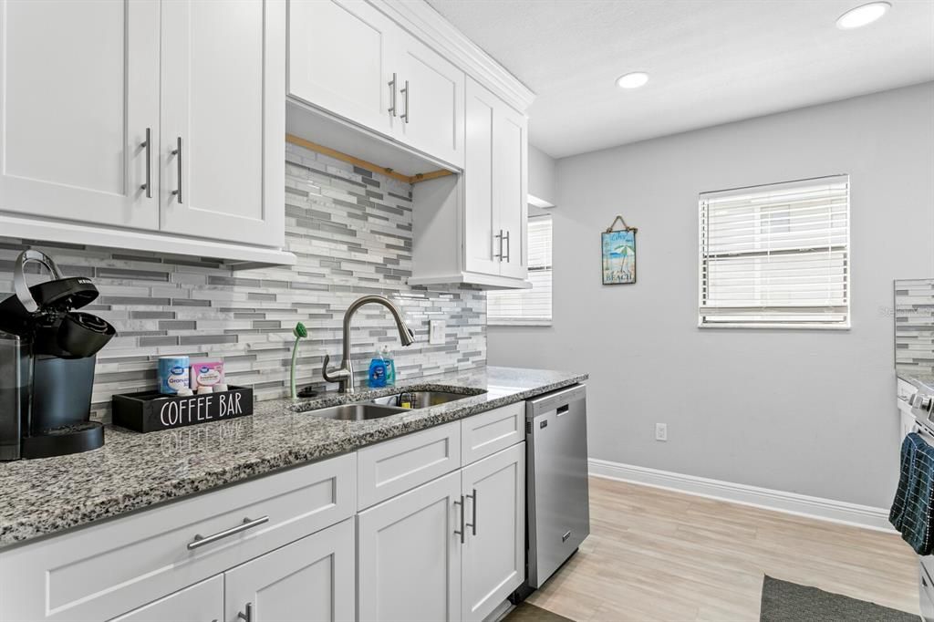 For Sale: $510,000 (2 beds, 2 baths, 1225 Square Feet)