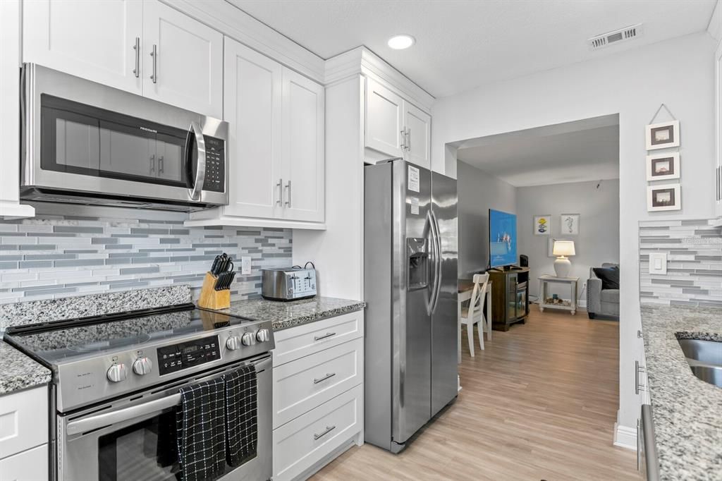 For Sale: $510,000 (2 beds, 2 baths, 1225 Square Feet)