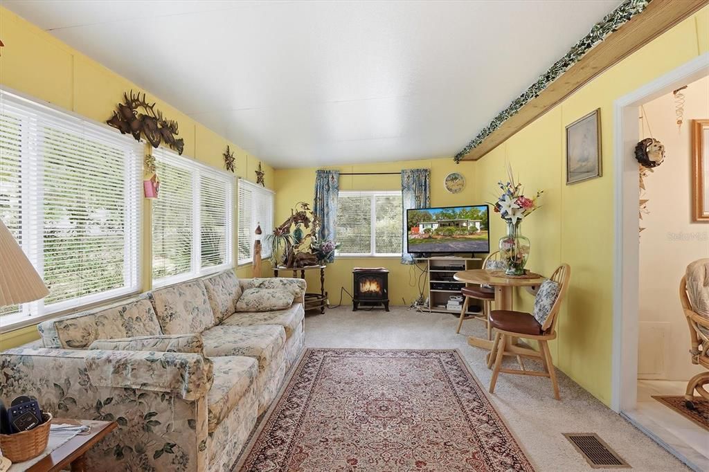 待售: $180,000 (3 贝兹, 2 浴室, 1256 平方英尺)