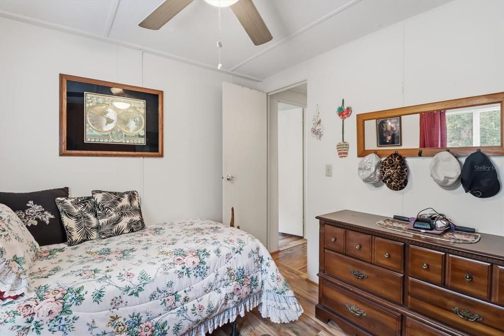 待售: $180,000 (3 贝兹, 2 浴室, 1256 平方英尺)