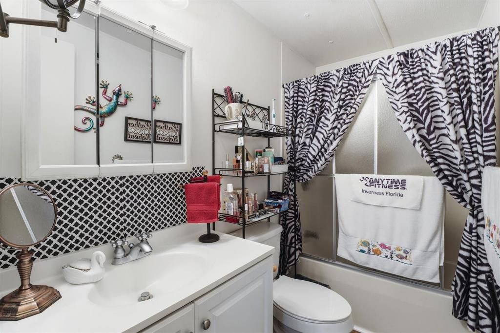 待售: $180,000 (3 贝兹, 2 浴室, 1256 平方英尺)