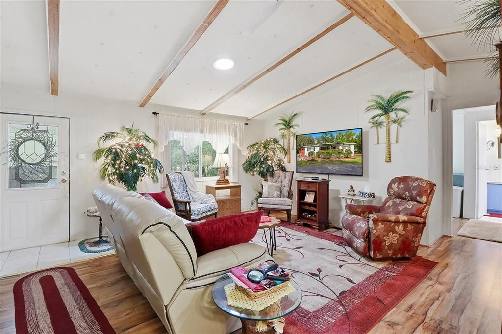 待售: $180,000 (3 贝兹, 2 浴室, 1256 平方英尺)