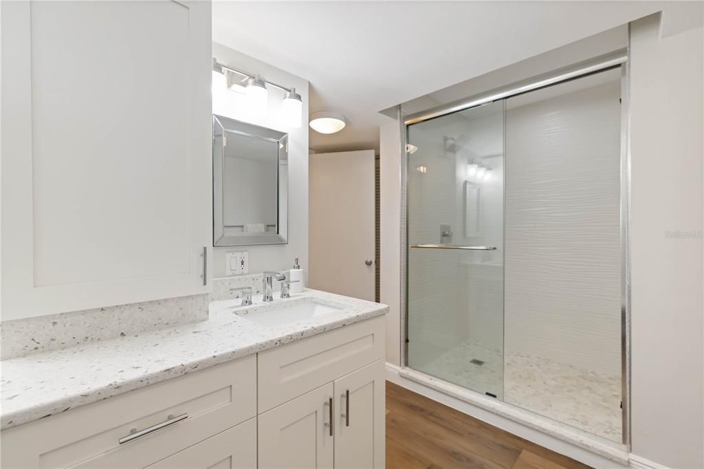 For Rent: $5,500 (4 beds, 2 baths, 1988 Square Feet)