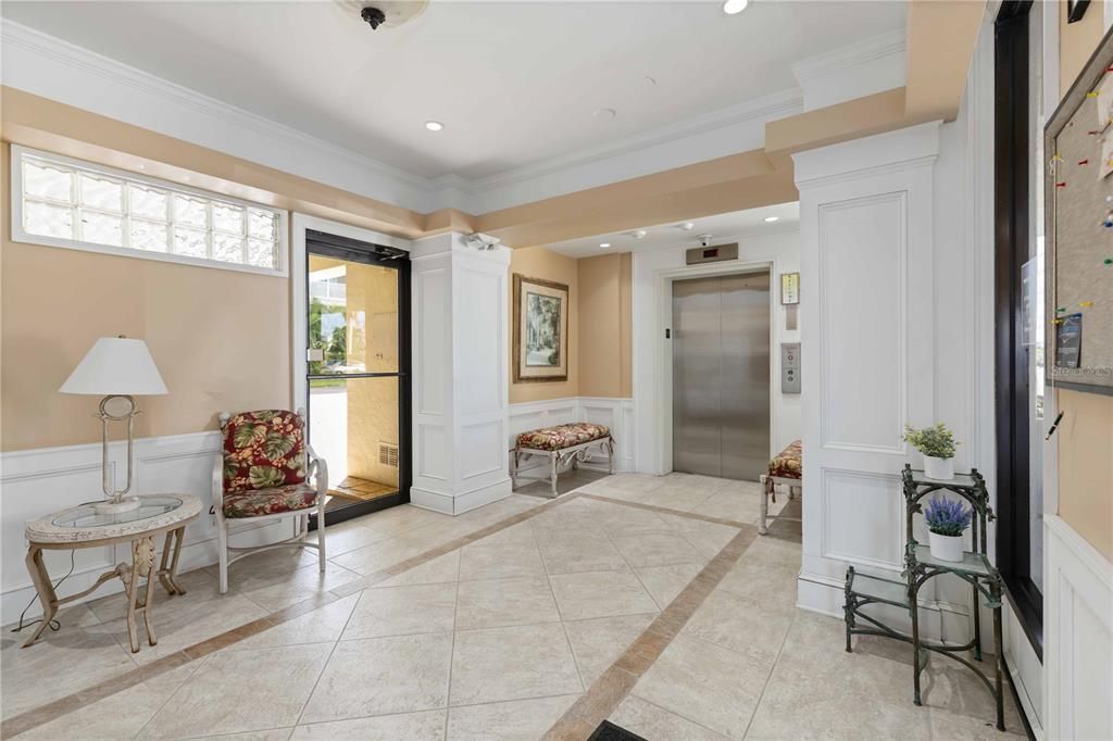 For Rent: $5,500 (4 beds, 2 baths, 1988 Square Feet)