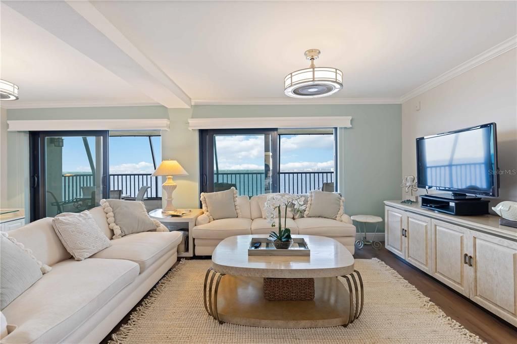 For Rent: $5,500 (4 beds, 2 baths, 1988 Square Feet)