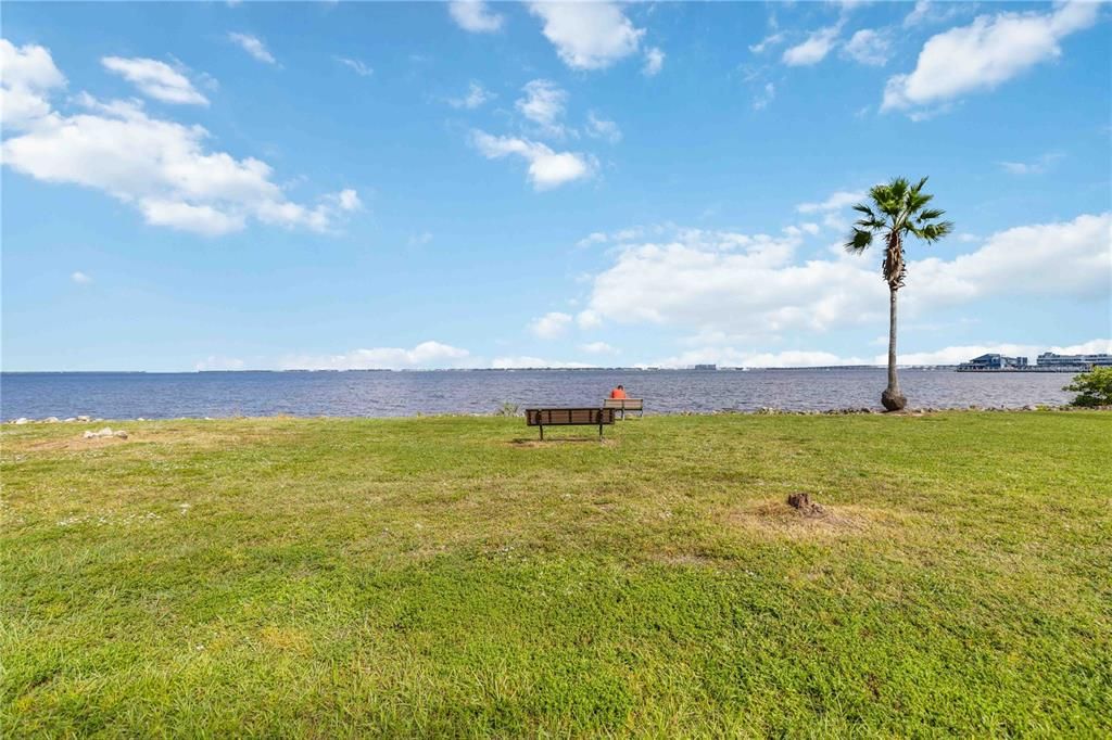 For Rent: $5,500 (4 beds, 2 baths, 1988 Square Feet)