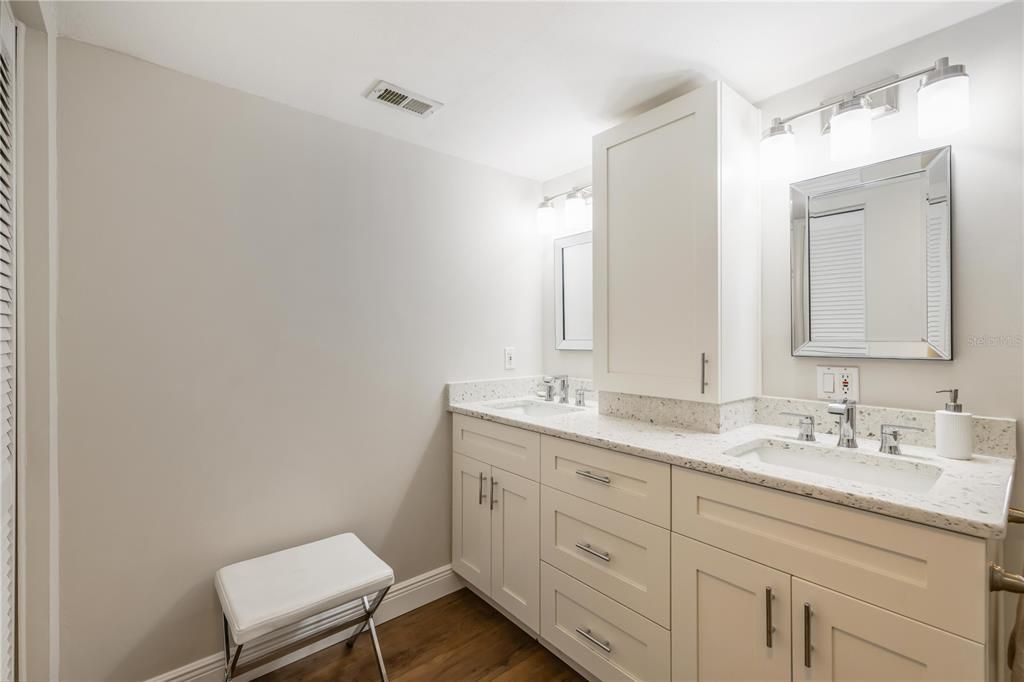 For Rent: $5,500 (4 beds, 2 baths, 1988 Square Feet)