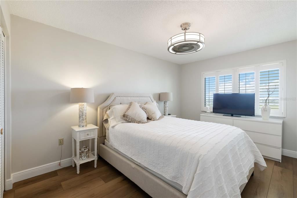 For Rent: $5,500 (4 beds, 2 baths, 1988 Square Feet)